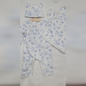 janie and jack Blue and White Hot Air Balloon Print Fabric